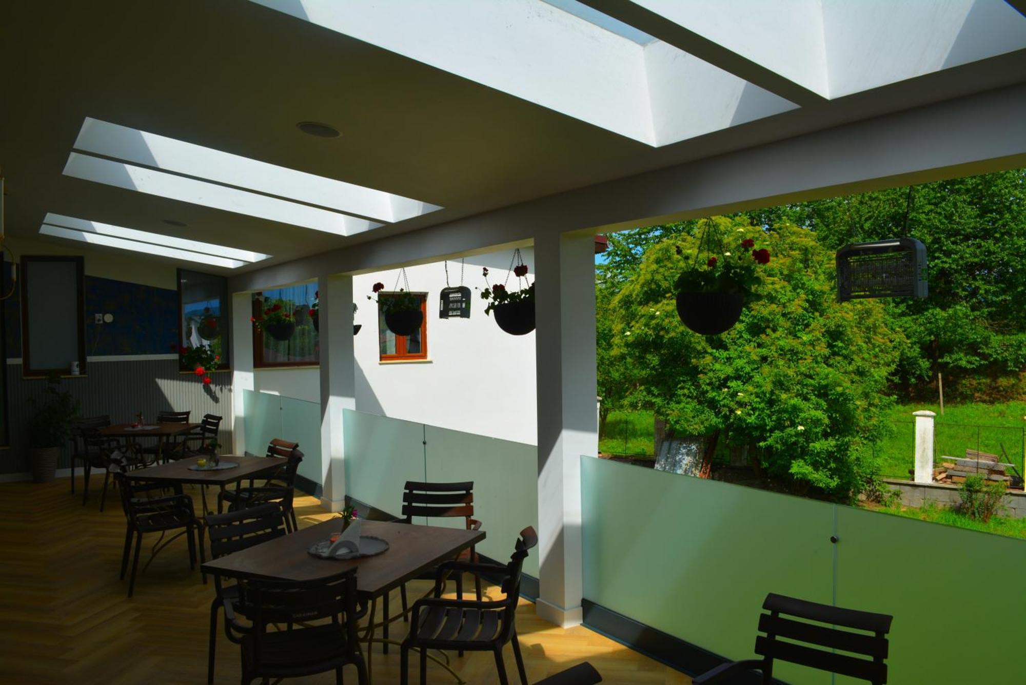 Colina Restaurant & Events Otel Bistriţa Dış mekan fotoğraf